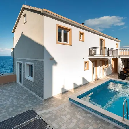 Beachfront - Happy * Blato (Korcula)