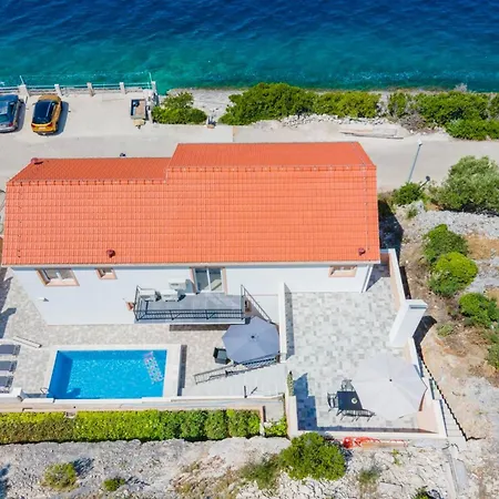 Beachfront - Happy Blato (Korcula)